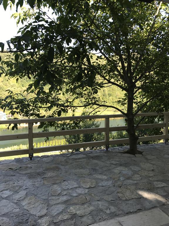 6 New River View Apartments Bihać エクステリア 写真